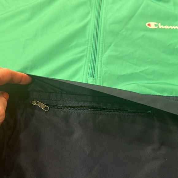 CHAMPION COLORBLOCKED GREEN AND BLUE PACKABLE STADIUM JACKET SIZE XL - Picture 6 of 9
